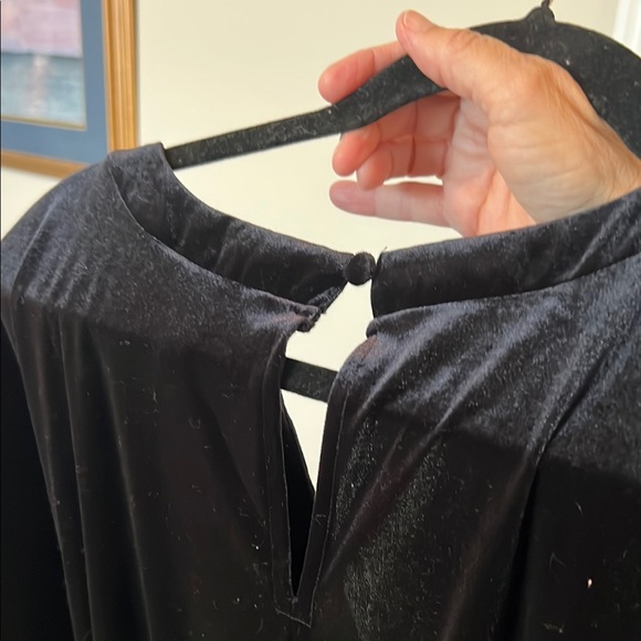 Luxurious Black Velvet Sleeve - Picture 5 of 6